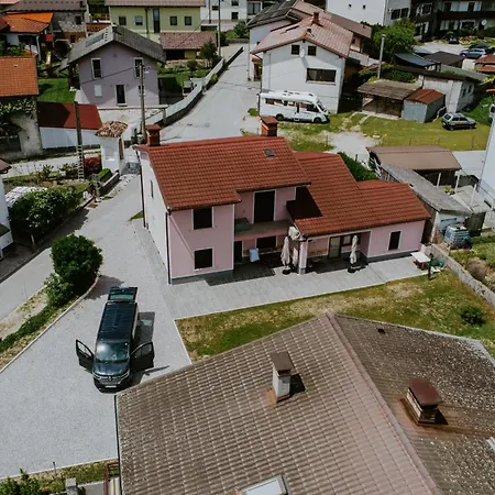 Jakova Hisa Апартаменты *